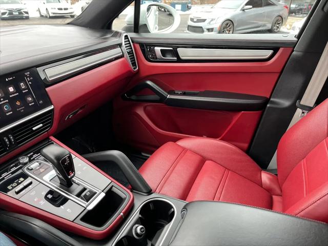 2022 Porsche Cayenne Platinum Edition
