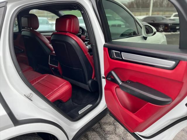 2022 Porsche Cayenne Platinum Edition