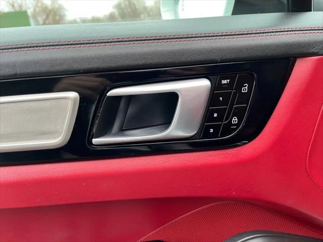 2022 Porsche Cayenne Platinum Edition