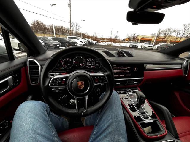 2022 Porsche Cayenne Platinum Edition