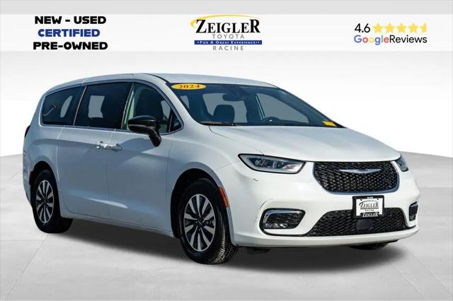 2024 Chrysler Pacifica Hybrid Select for sale in Mount Pleasant, WI