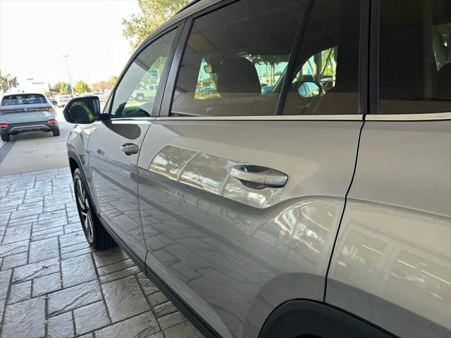 2026 Volkswagen Atlas SE with Technology