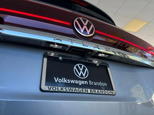 2026 Volkswagen Atlas SE with Technology