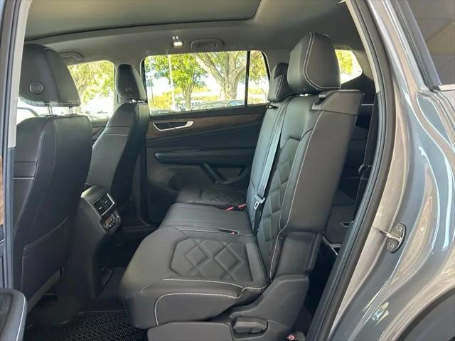 2026 Volkswagen Atlas SE with Technology