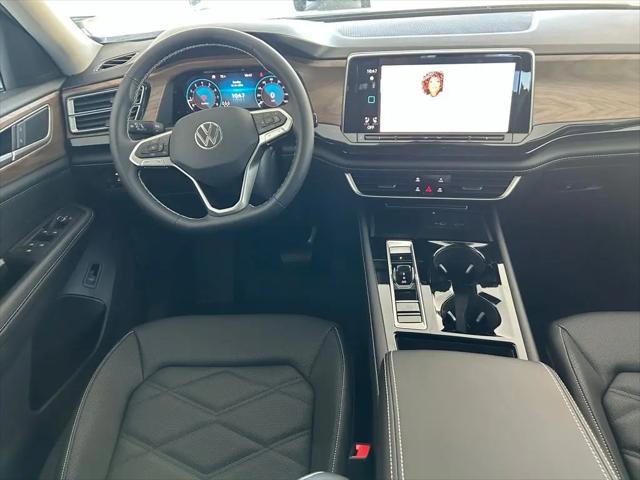 2026 Volkswagen Atlas SE with Technology