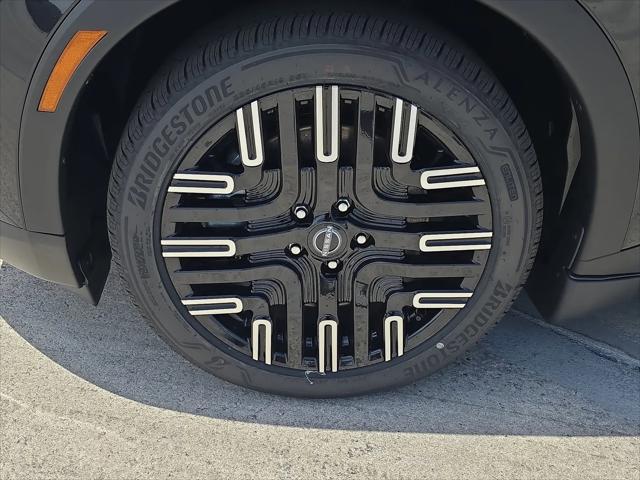 2026 Nissan LEAF PLATINUM+