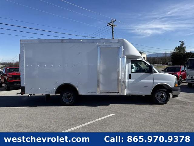 2025 Chevrolet Express Cutaway 4500 Van