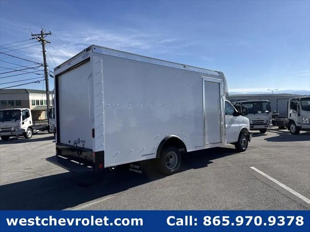 2025 Chevrolet Express Cutaway 4500 Van