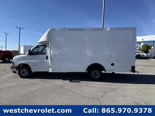 2025 Chevrolet Express Cutaway 4500 Van