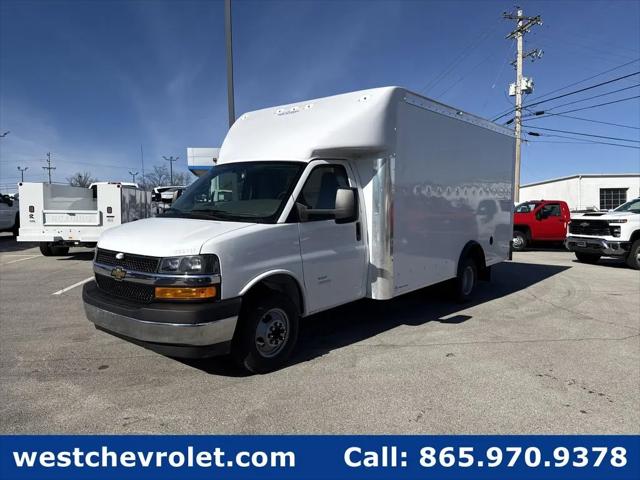 2025 Chevrolet Express Cutaway 4500 Van