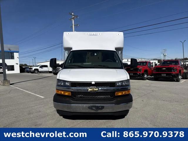 2025 Chevrolet Express Cutaway 4500 Van