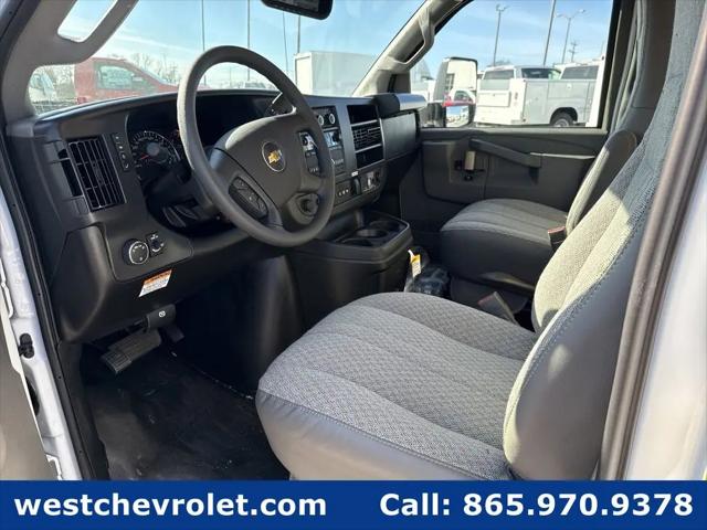 2025 Chevrolet Express Cutaway 4500 Van