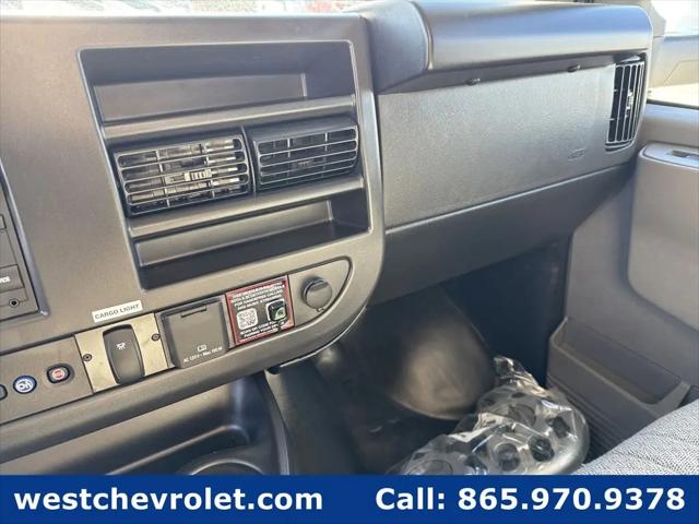 2025 Chevrolet Express Cutaway 4500 Van