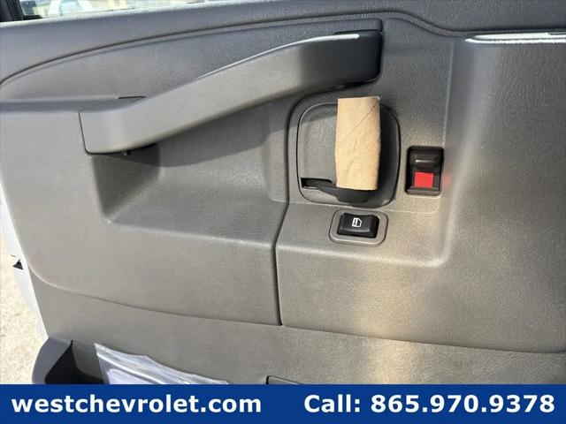 2025 Chevrolet Express Cutaway 4500 Van