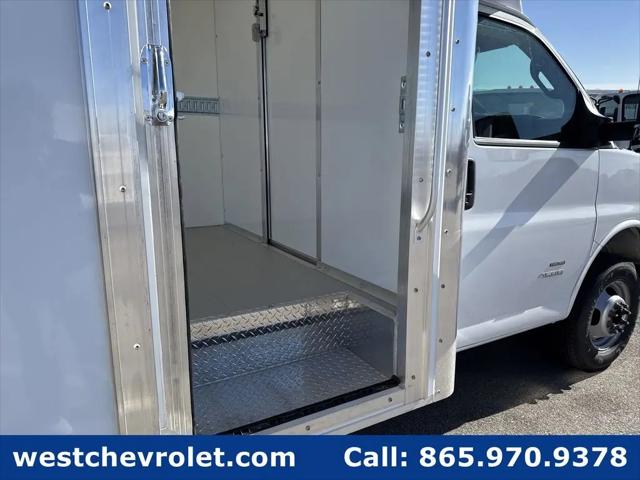 2025 Chevrolet Express Cutaway 4500 Van