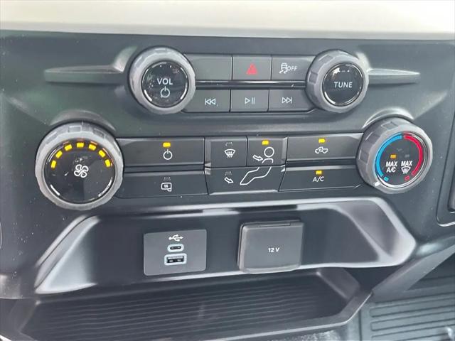 2025 Ford 600 XLT