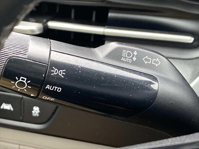 2022 Kia Carnival MPV LX Seat Package