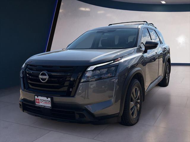 2024 Nissan Pathfinder SV's photo