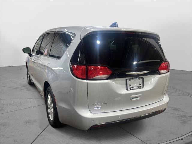 2026 Chrysler Voyager LX