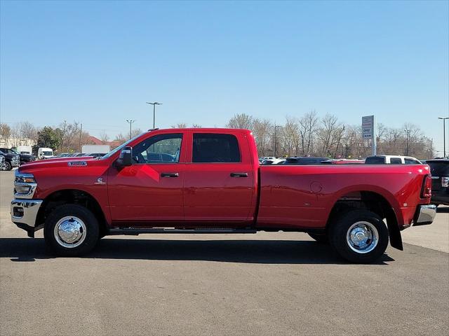 2026 RAM Ram 3500 RAM 3500 TRADESMAN CREW CAB 4X4 8 BOX