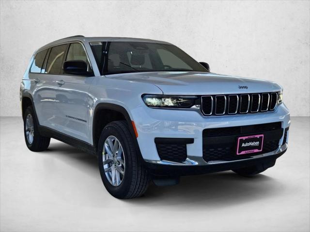 2026 Jeep Grand Cherokee Laredo 4x2