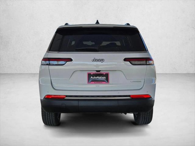 2026 Jeep Grand Cherokee Laredo 4x2