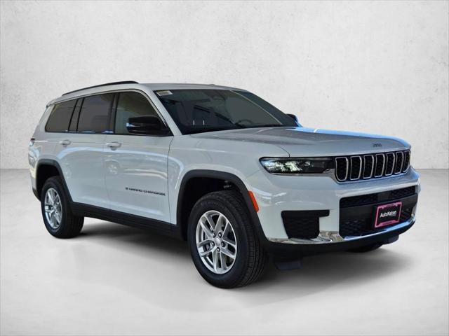 2026 Jeep Grand Cherokee Laredo 4x2