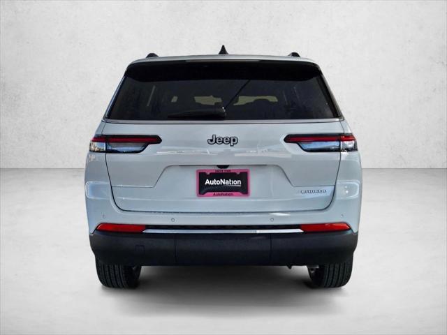 2026 Jeep Grand Cherokee Laredo 4x2