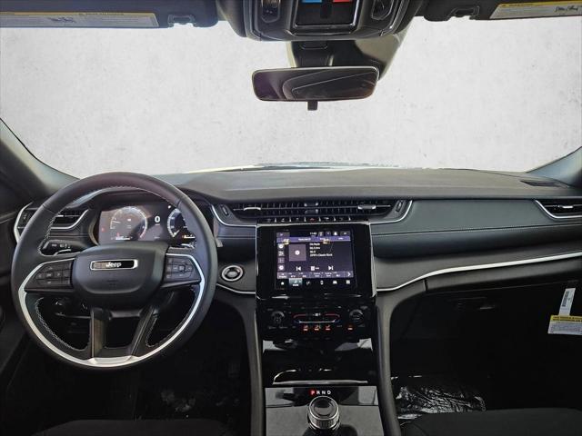 2026 Jeep Grand Cherokee Laredo 4x2