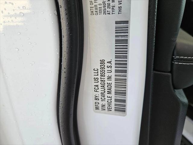 2026 Jeep Grand Cherokee Laredo 4x2