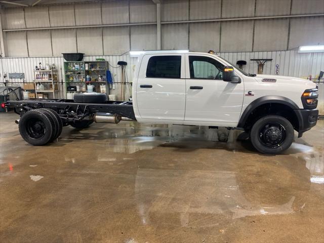 2026 RAM Ram 5500 Chassis Cab RAM 5500 TRADESMAN CHASSIS CREW CAB 4X4 84 CA