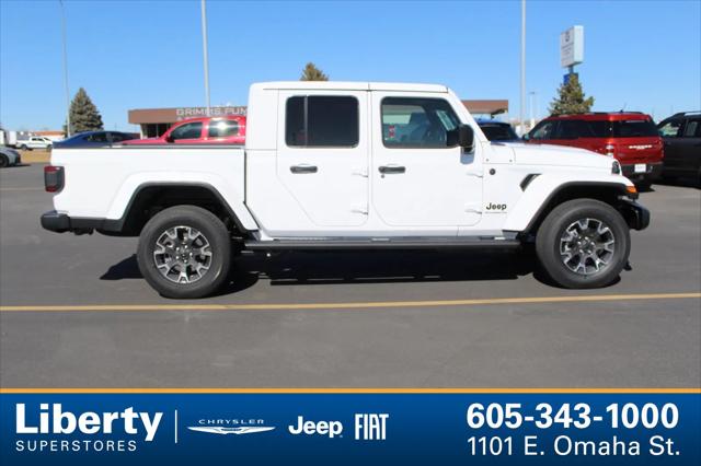 2026 Jeep Gladiator GLADIATOR SAHARA 4X4