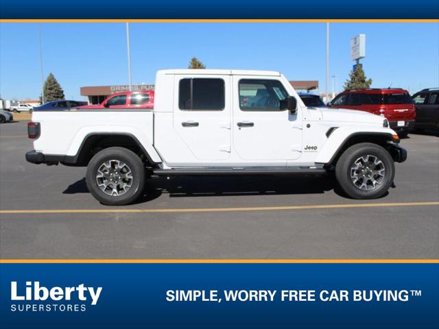 2026 Jeep Gladiator GLADIATOR SAHARA 4X4