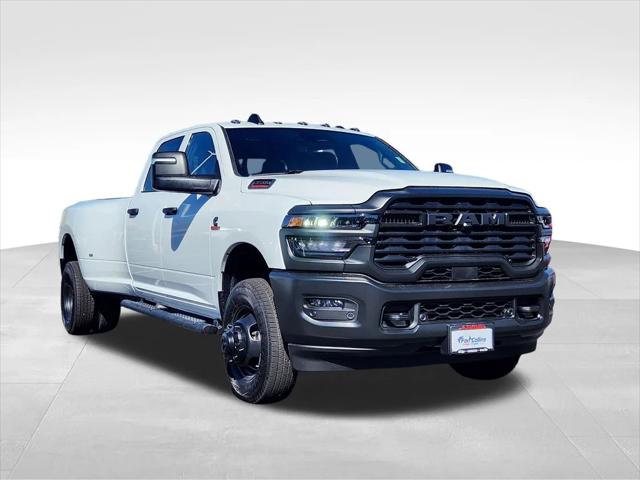 2026 RAM Ram 3500 RAM 3500 TRADESMAN CREW CAB 4X4 8 BOX
