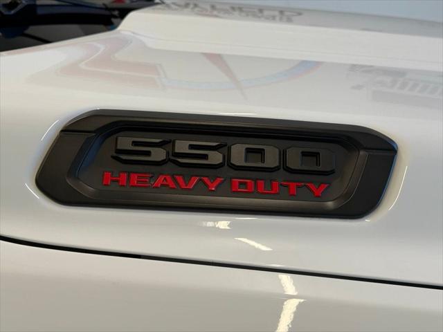 2026 RAM Ram 5500 Chassis Cab RAM 5500 TRADESMAN CHASSIS CREW CAB 4X4 60 CA