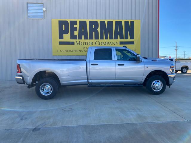 2026 RAM Ram 3500 RAM 3500 TRADESMAN CREW CAB 4X4 8 BOX