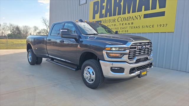 2026 RAM Ram 3500 RAM 3500 TRADESMAN CREW CAB 4X4 8 BOX