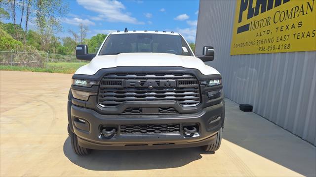 2026 RAM Ram 5500 Chassis Cab RAM 5500 TRADESMAN CHASSIS CREW CAB 4X4 60 CA