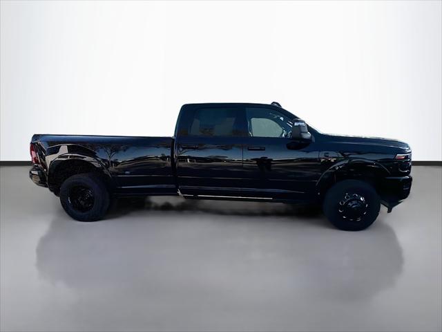 2026 RAM Ram 3500 RAM 3500 LIMITED CREW CAB 4X4 8 BOX