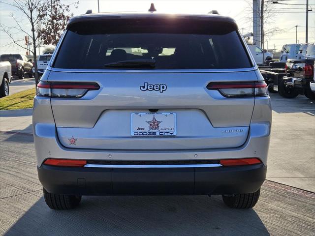 2026 Jeep Grand Cherokee Laredo 4x2