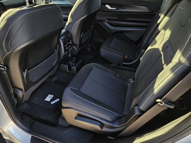 2026 Jeep Grand Cherokee Laredo 4x2