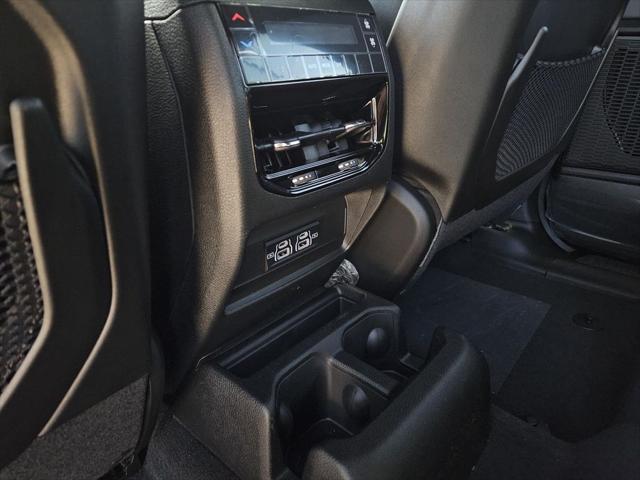 2026 Jeep Grand Cherokee Laredo 4x2