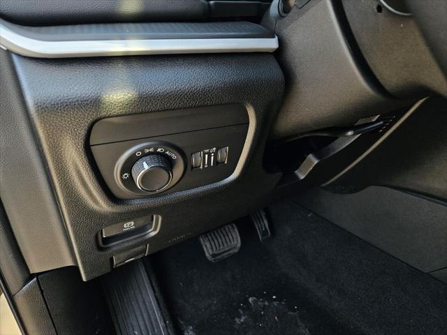 2026 Jeep Grand Cherokee Laredo 4x2