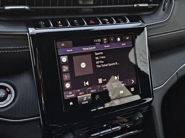 2026 Jeep Grand Cherokee Laredo 4x2