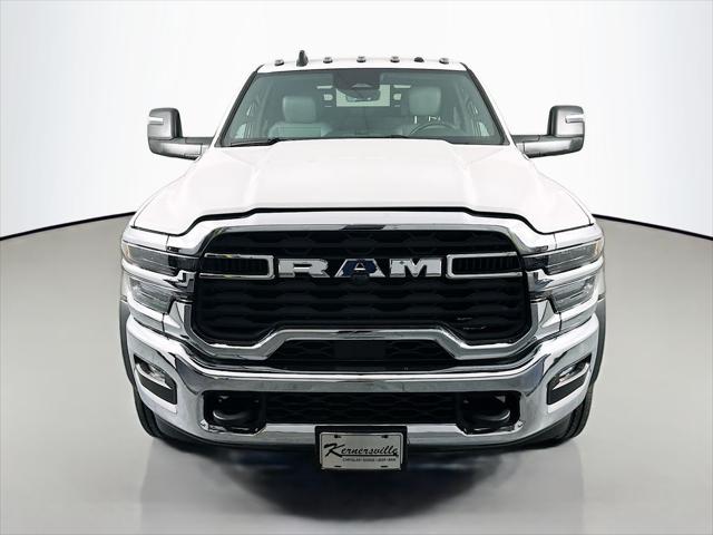 2026 RAM Ram 5500 Chassis Cab RAM 5500 TRADESMAN CHASSIS CREW CAB 4X4 60 CA