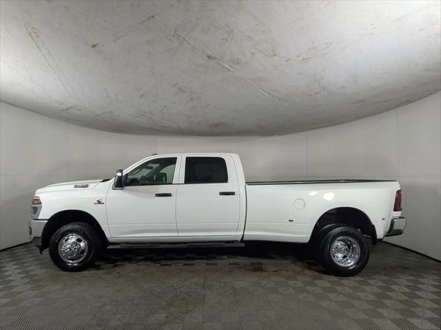 2026 RAM Ram 3500 RAM 3500 TRADESMAN CREW CAB 4X4 8 BOX