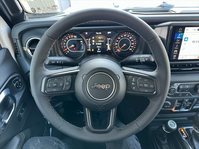 2026 Jeep Gladiator GLADIATOR SAHARA 4X4