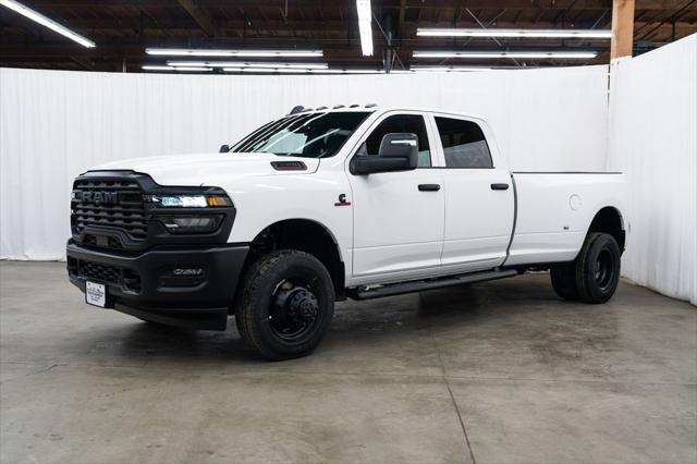 2026 RAM Ram 3500 RAM 3500 TRADESMAN CREW CAB 4X4 8 BOX