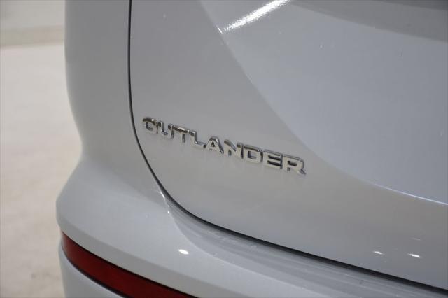 2026 Mitsubishi Outlander ES 1.5T S-AWC