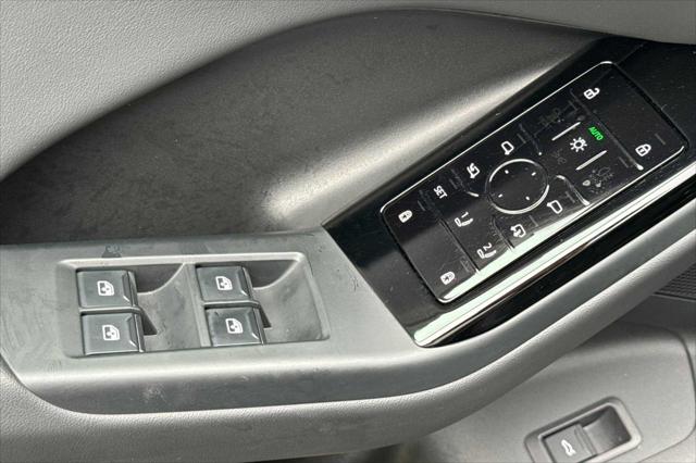 2025 Audi Q6 e-tron Premium